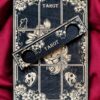 Доска для расклада Таро "Кошка" под 9 карт, украшение алтаря, подставка для ведьмы, с держателем для чайных свечей Доска для расклада Таро "Кошка" под 9 карт, украшение алтаря, подставка для ведьмы, с держателем для чайных свечей