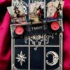 Доска для расклада Таро "Летучая мышь" под 9 карт, украшение алтаря, подставка для ведьмы, с держателем для чайных свечей Доска для расклада Таро "Летучая мышь" под 9 карт, украшение алтаря, подставка для ведьмы, с держателем для чайных свечей