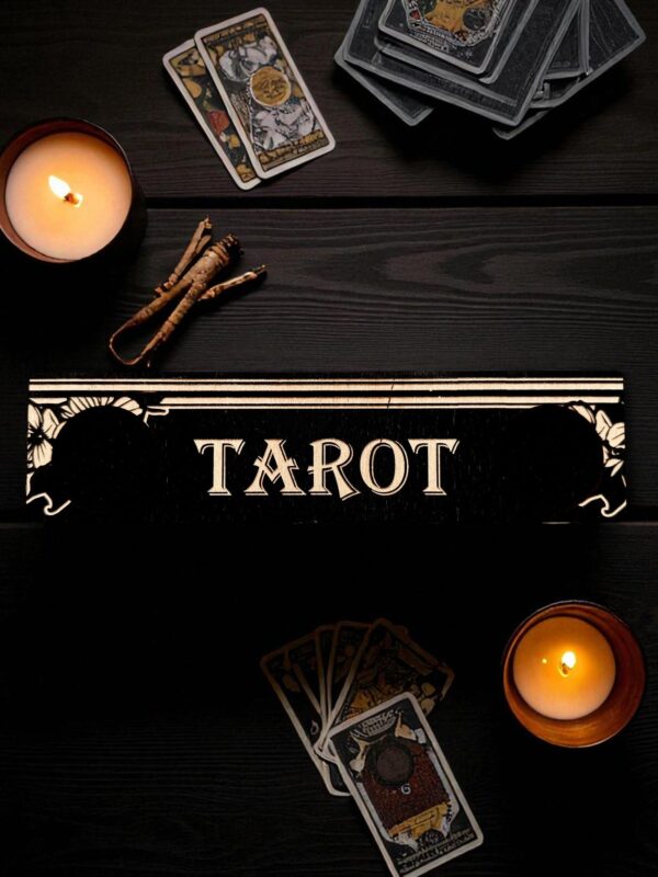Доска для расклада Таро "Скелеты" под 17 карт, украшение алтаря, подставка для ведьмы, с держателем для чайных свечей Доска для расклада Таро "Скелеты" под 17 карт, украшение алтаря, подставка для ведьмы, с держателем для чайных свечей