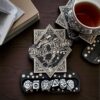 ДнД подставка «Кровавый охотник» — дерево ДнД подставка «Кровавый охотник» — дерево