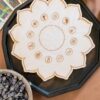 Алтарная доска World Peace для кристаллов, деревянная, светлая, с английским текстом
